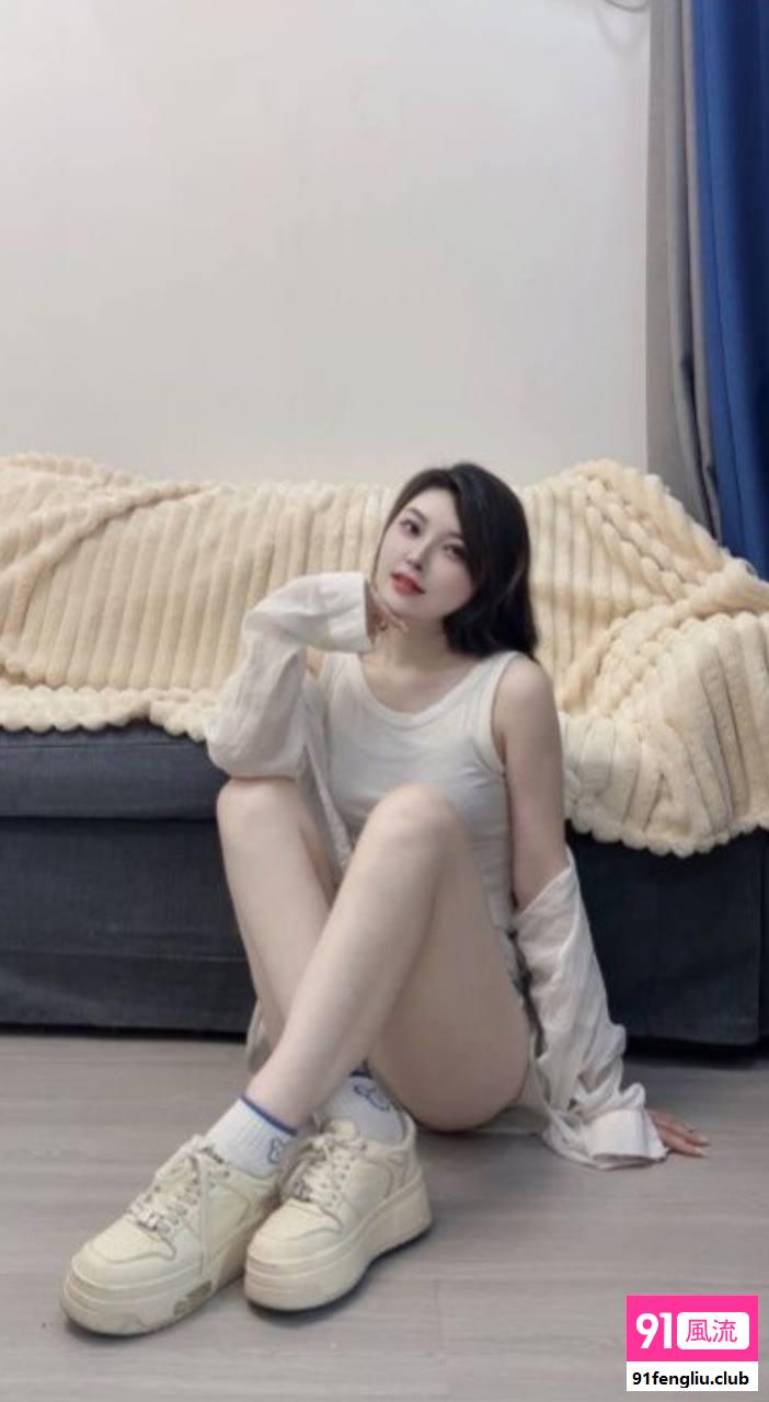 威海完美身材御姐 微信adhccc